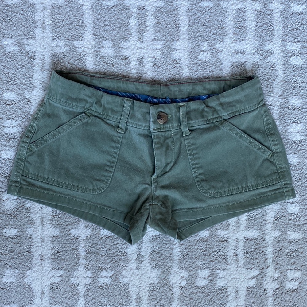 •Hollister• Low-Rise Cargo Shorts